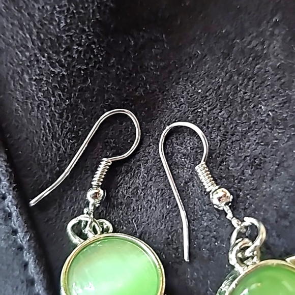 Earrings - Picture 5 of 6